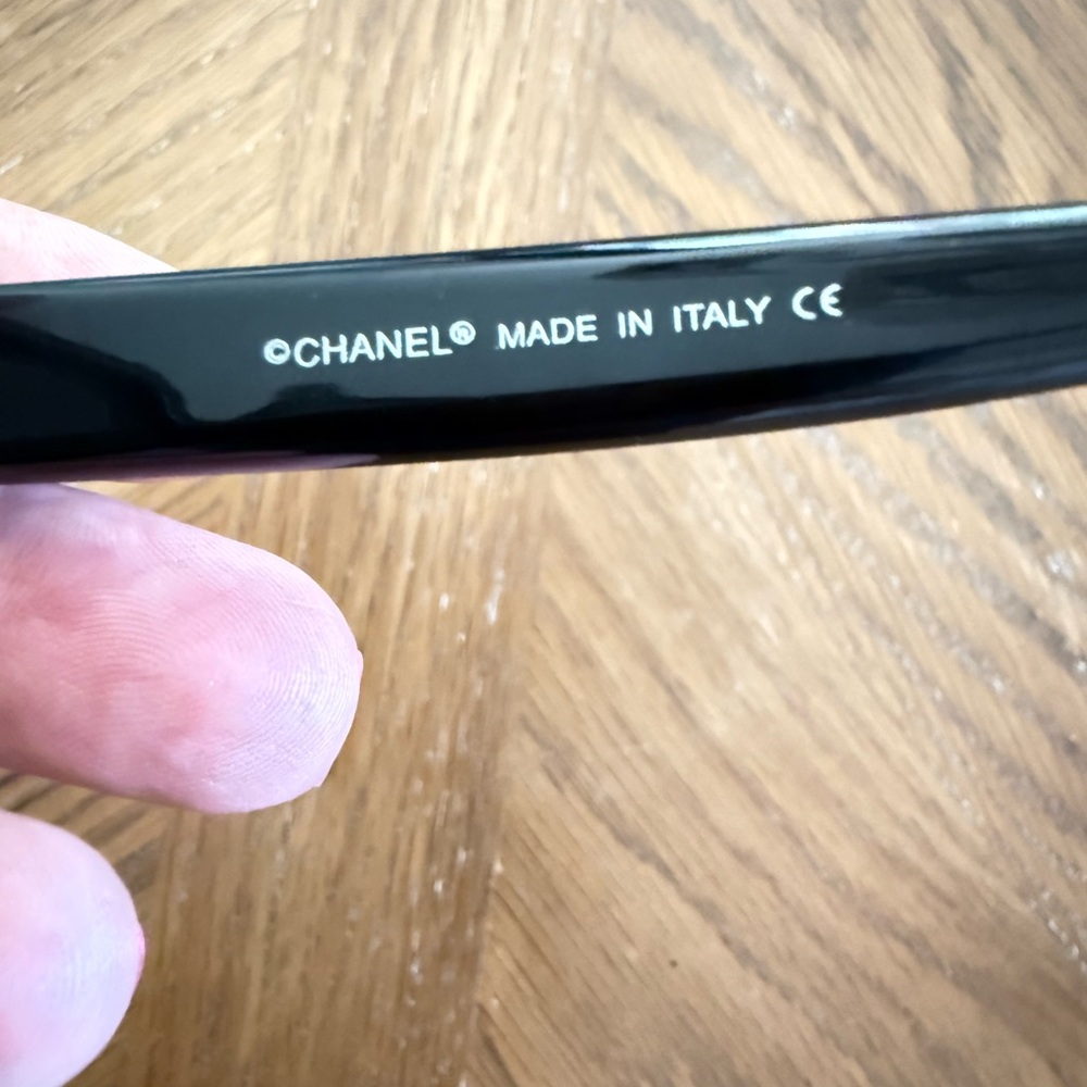 CHANEL Glossy Black Eyewear - Picture 3 of 4